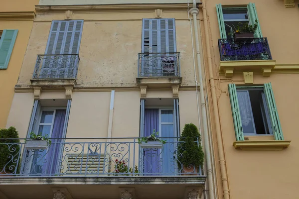 Letnie Ulice Monako Szczegóły Zewnętrzne Ulicach Dachy Światła Drzwi Okna Obrazek Stockowy