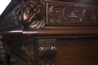 Cenova, yaz sokakları, sokaklarda dış detayları, çatılar, ışıklar ve kapılar, pencereler, Cenova yolları. Plaza Kristof Kolomb, parklar, Cenova Müzesi, balıkçıların limanları. Evlerde Genova İtalyan Madonna heykel freskleri, hız turu 