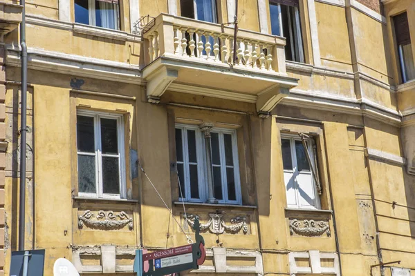 Genova Nyári Utcák Külső Részletek Utcákon Tetők Fények Ajtók Ablakok — Stock Fotó