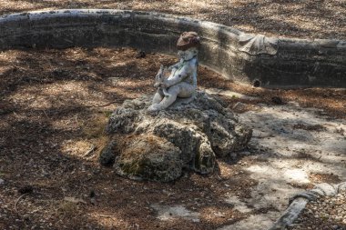 Cenova, yaz sokakları, sokaklarda dış detayları, çatılar, ışıklar ve kapılar, pencereler, Cenova yolları. Plaza Kristof Kolomb, parklar, Cenova Müzesi, balıkçıların limanları. Genova İtalyanca 