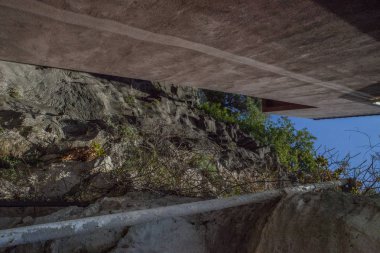 Nice şehri, Bazilika tapınağı, şehir limanlarının sokakları, feribotlar, gemi gemileri, Nizza yaz sokakları, sokaklarda dış detaylar, çatılar, ışıklar ve kapılar, pencereler, Nizza yolları. Plaza, parklar. Nizza Madonna evlerde heykel freskleri