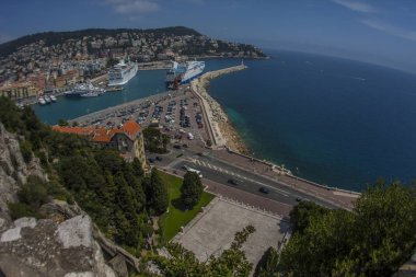 Nice şehri, Bazilika tapınağı, şehir limanlarının sokakları, feribotlar, gemi gemileri, Nizza yaz sokakları, sokaklarda dış detaylar, çatılar, ışıklar ve kapılar, pencereler, Nizza yolları. Plaza, parklar. Nizza Madonna evlerde heykel freskleri