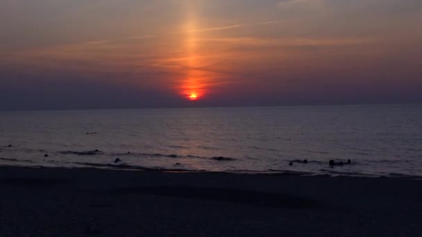 Zachód Słońca Nad Morzem Bałtyckim Plaża Zachodzie Słońca Mewy Plaży — Wideo stockowe