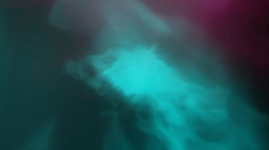 Dinamik tasarım projeleri için canlı deniz mavisi ve mor soyut ışık sızıntısı arkaplanı