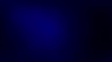 Dinamik soyut görseller için hafif ışık parıltısıyla koyu mavi eğimli arkaplan