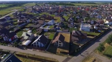 Güzel modern şehir. Avrupa evlerin çatıları. Özel yerleşim. Krasnodar, Alman köyü. İle DJI indeks işlem Phantom 4 ile vurdu.