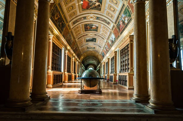 Napolyon kürenin Fontainebleau kale içinde.