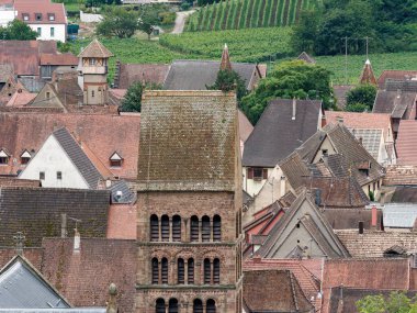 Alsace Village, Fransa 'daki Ortaçağ Mimarisi ve Çatıları