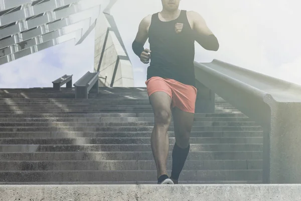 Musculoso Hispano Joven Atleta Piel Oscura Corriendo Por Tramo Escaleras —  Fotos de Stock