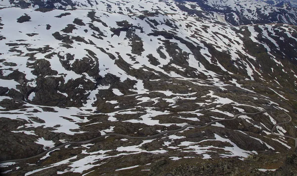 Ponto de vista famoso Dalsnibba na estrada da montanha para Geirangerfjord . — Fotografia de Stock