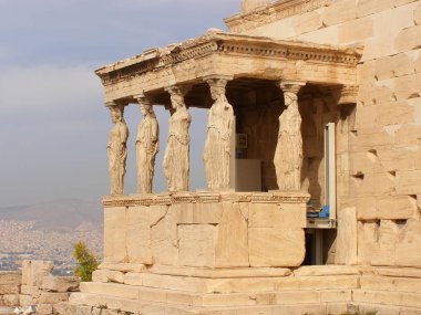 Atina Akropolü Erechtheion Caryatid sundurma rakamlar.