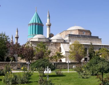 Önde gelen yeşil Kulesi, Konya Mevlana türbesi,