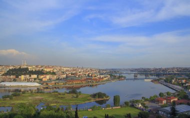 Şehir görünümü Istanbul'dan gün batımında yaz aylarında gözlem platformu