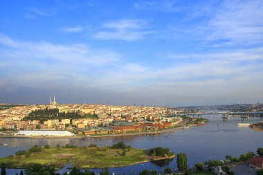 Şehir görünümü Istanbul'dan gün batımında yaz aylarında gözlem platformu