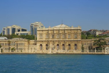 Boğaziçi görünümünden Istanbul'da Dolmabahçe Sarayı,