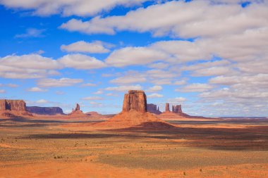 Panorama ünlü Buttes ve Anıt Vadisi Arizona, ABD ile.