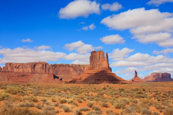 Panorama s slavný Buttes Monument Valley z Arizony, Usa. — Stock fotografie