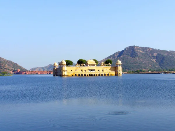 Sager gölde yer alan Jal Mahal su Sarayı. Jaipur, Rajasthan, Hindistan, Asya — Stok fotoğraf