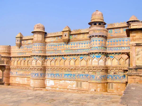 Gwalior fästning i staden av Gwalior i regionen Madhya Pradesh i Indien. Det är en av de största forten i Indien. Man Mandir Palace — Stockfoto