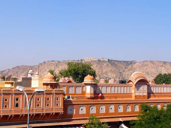 Arkitektoniska detaljer på Hawa Mahal. Slotten av vindar, Jaipur, Indien. Översta viev. — Stockfoto