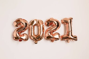 Folyo balonları 2021 numaralı formda..