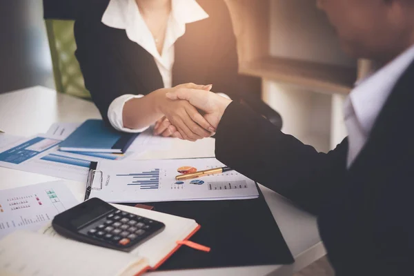 Handshaking Businesswomen Successful Acquisition Sign Contract Meeting Sign Contracts Concept — Stock Photo, Image