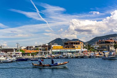 05/10/2017, sahilevleri, Izmir, Türkiye, deniz, Marina, balıkçı tekneleri, bulutlar
