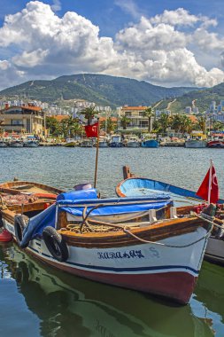 05/10/2017, sahilevleri, Izmir, Türkiye, deniz, Marina, balıkçı tekneleri, bulutlar