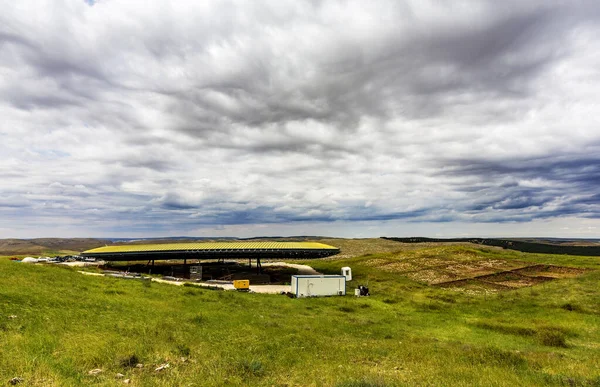 Göbeklitepe, 12 bin yıl önce anlurfa yakınlarında bulunan ve dünyanın ilk tapınağı olan bir arkeolojik kazı alanıdır..
