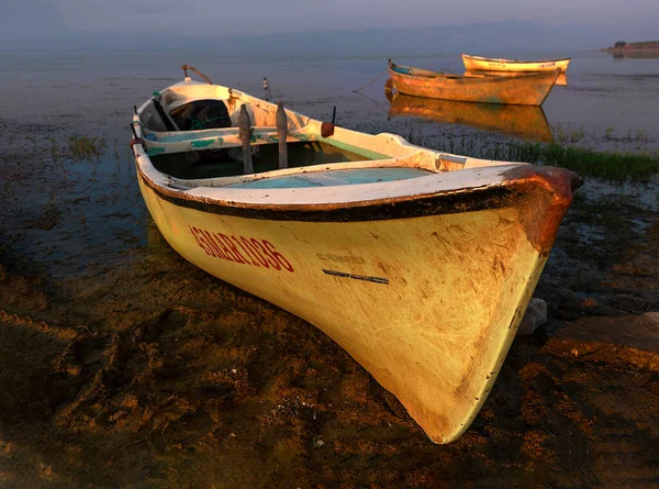 Golmarmara Ist Das Wasser Noch Feucht Die Boote Sind Land — Stockfoto