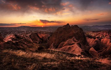 Kapadokya 'nın Kızıl Vadisi' nde gün batımı