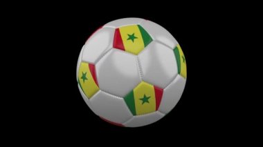 Futbol topu Senegal bayrak renkleri ile döner şeffaf arka plan, 3d render, prores 4444 alfa kanalı ile döngü