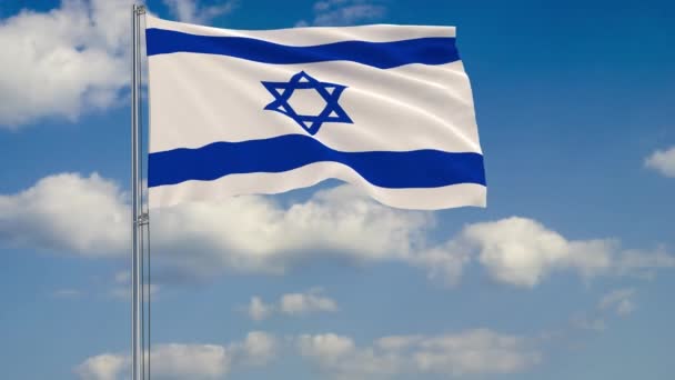 Flag Israel mot bakgrund av moln som flyter på den blå himlen — Stockvideo