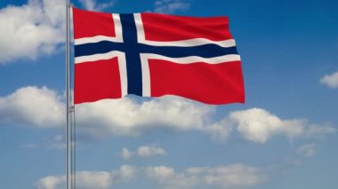 Norveç bayrağı mavi gökyüzü üzerinde yüzen bulutlar çerçevede