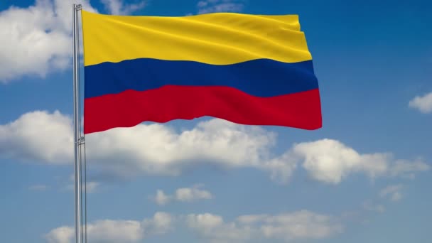 Drapeau de la Colombie sur fond de nuages — Video