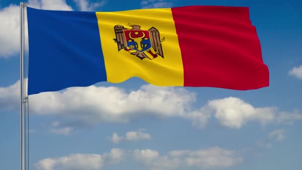 Bendera Moldova terhadap latar belakang awan langit — Stok Video