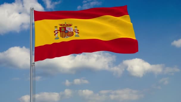 Bandera de España sobre fondo de nubes cielo — Vídeo de stock