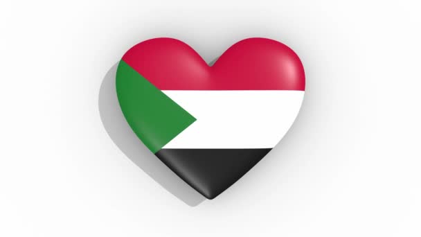 Cuore nei colori della bandiera del Sudan impulsi, ciclo — Video Stock