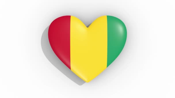 Coeur en couleurs drapeau de Guinée impulsions, boucle — Video