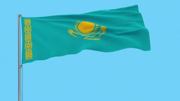 Kain Besar Isolasi Bendera Kazakhstan Pada Tiang Bendera Berkibar Angin — Stok Video