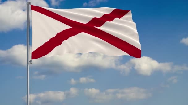 Alabama statsflagga i vinden mot mulen himmel — Stockvideo