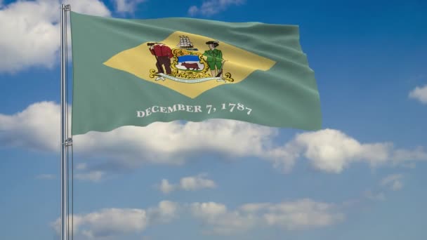 Bandera del Estado de Delaware en viento contra cielo nublado — Vídeos de Stock