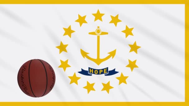 Bandera de Rhode Island ondeando y pelota de baloncesto gira, bucle — Vídeos de Stock