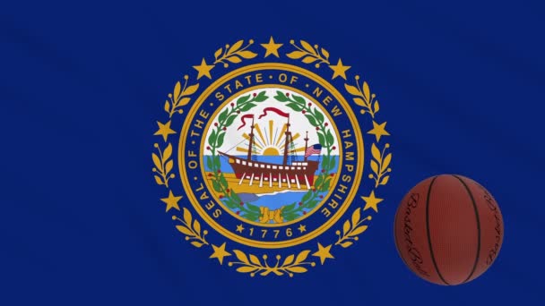 Bandera de New Hampshire ondeando y pelota de baloncesto gira, bucle — Vídeos de Stock