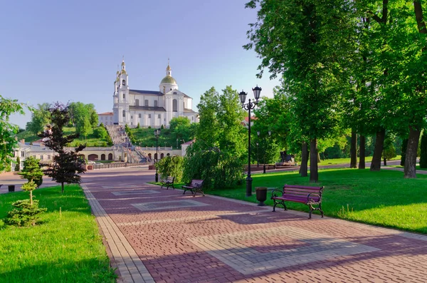 Heilige Veronderstelling Kathedraal Heuvel Van Veronderstelling Vitebsk Wit Rusland Lentetijd — Stockfoto