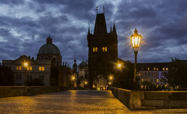 Прага Чехия Мост Чарльза Карлува Восходе Солнца Селективный Фокус — стоковое фото