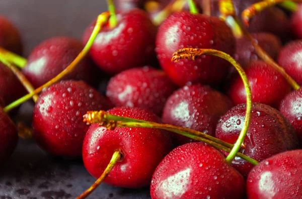 Close up af friske kirsebær bær med vanddråber. - Stock-foto