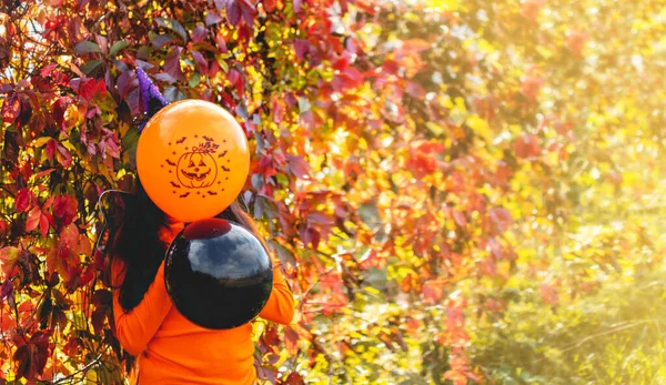 Les Enfants Halloween Petite Fille Avec Des Ballons Halloween Tout — Photo