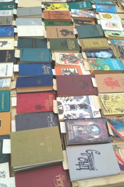 eski kitaplarda farklı bir kitapçı dükkanı