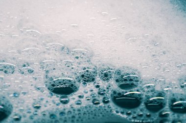 büyük kabarcıklar köpük sabunlar